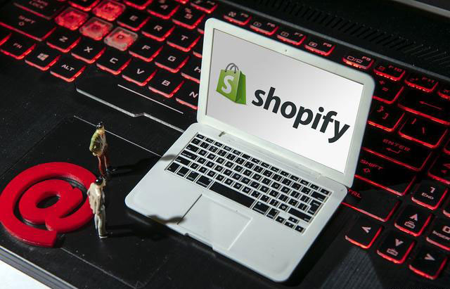 定制外貿獨立站商城和選擇Shopify建站大比拼，一擼到底！